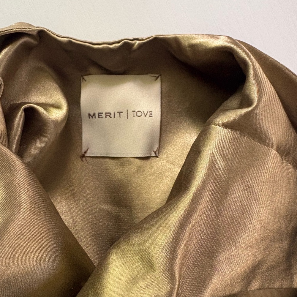 Limited edition Tove Merit Beauty Knot-Top Cosmetic Pouch in Gold - Picture 3 of 3